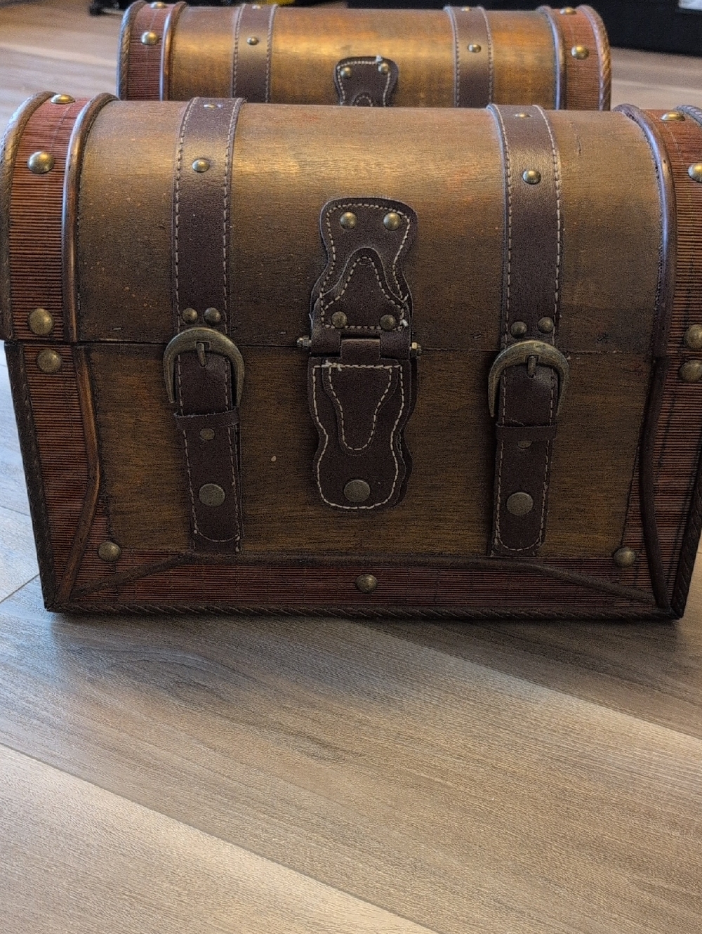 Vintage-Style Brown Wooden Treasure Storage Box